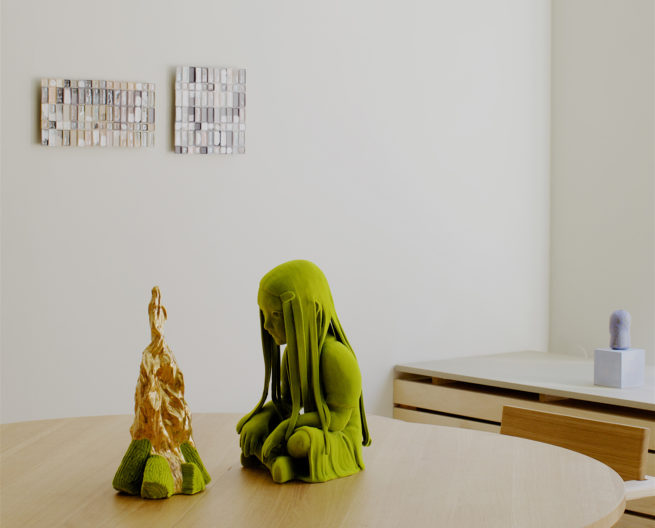 20.8.–31.10.2020
Miniatyr Keramik is like a home built into the Lokal gallery space; filled with ceramic miniature sculptures and small ceramic items.