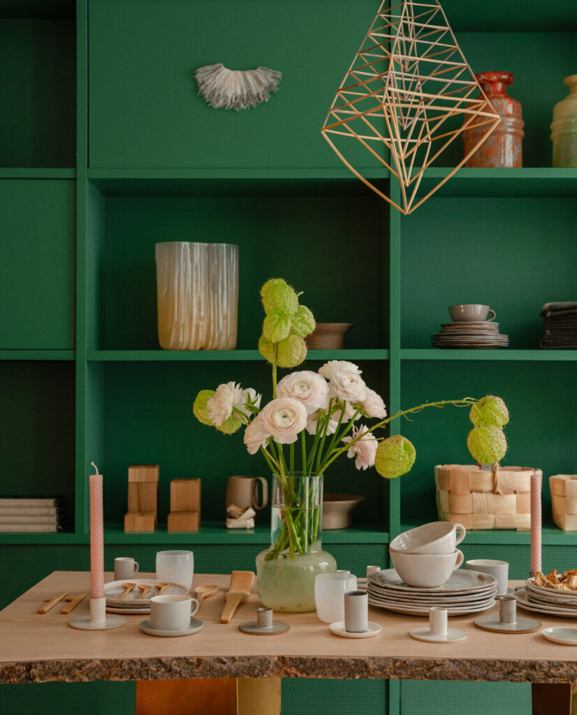 The group exhibition Listen to the Forest that Grows, the most recent collaboration between Institut finlandais and Katja Hagelstam of Lokal Gallery, presents a selection of artworks, craftsmanship, and design.