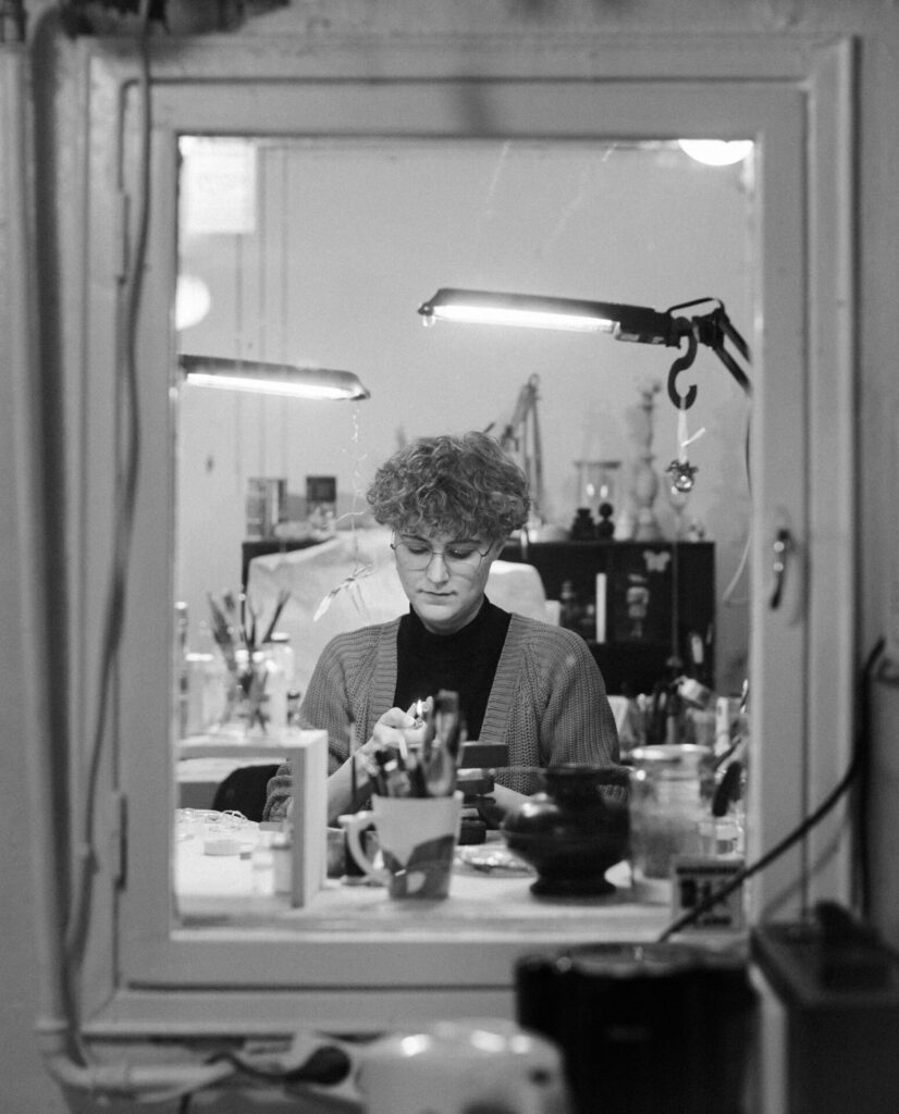 Minna Arponen is a jewellery designer and maker from Helsinki. Recently, she’s been fascinated by the tiny glass beads that she used to play with in her childhood. We visited her studio where most of her pieces take form, if not in her lap on tram rides through the city.