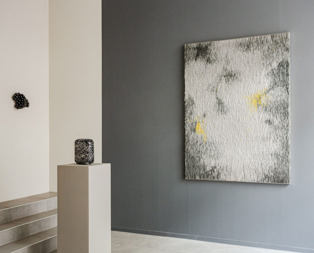 24.11.2023–13.1.2024
Renata Schirm's (Jakowleff) Monotone exhibition is a look at the gaps, the relationships and rhythms between pieces of a whole, their ability to reveal the essential despite the insignificance of the parts.