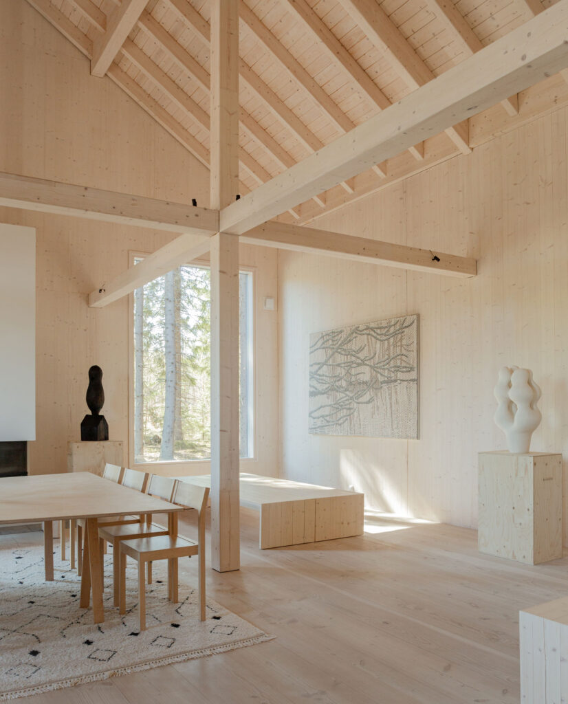08–09/2025, Kontiolahti
Lokal’s curator Katja and interior architect Hanni were commissioned by Ulla-Maari Koivula in the spring of this year to conjure up even more harmony, beauty and art in the Usva house in Kontiolahti.