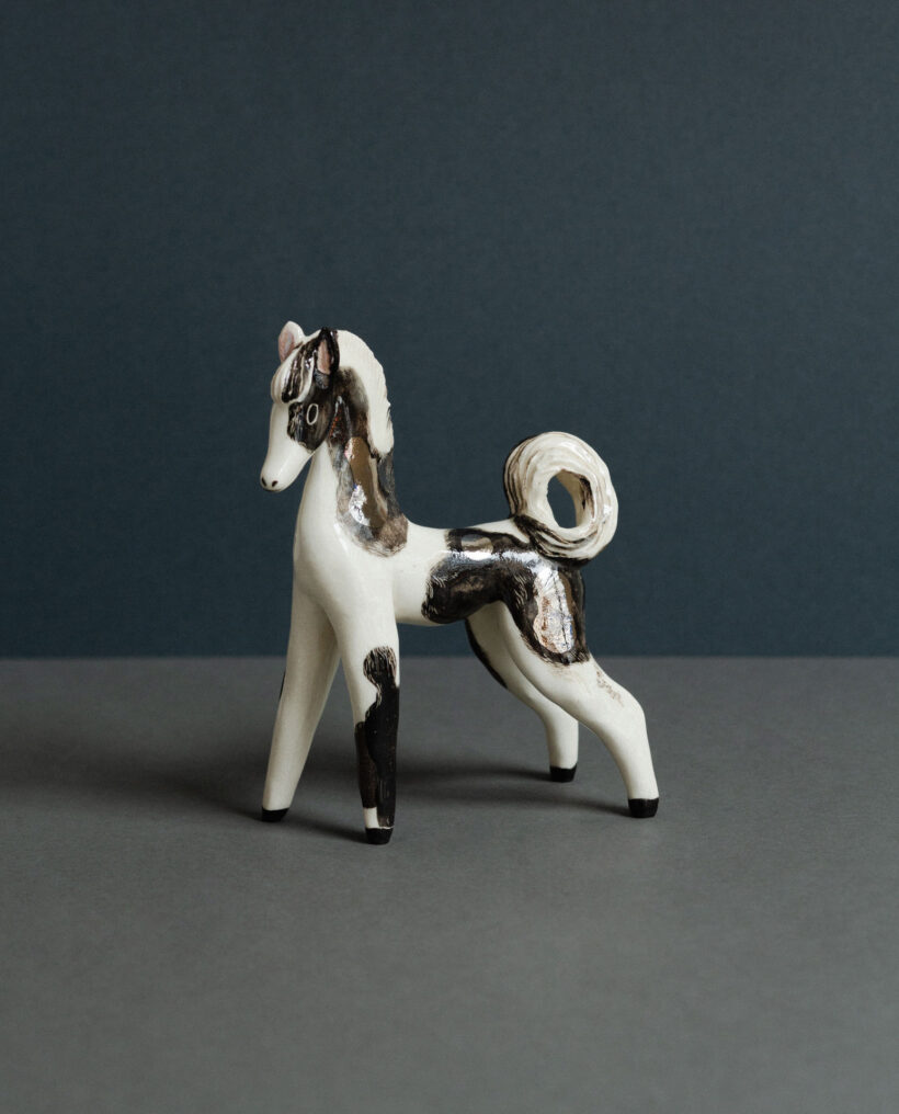 maisamajakka_horse_figurine_ceramic_artwork_collectibledesign_domusprimavera_lokalhelsinki2026-14