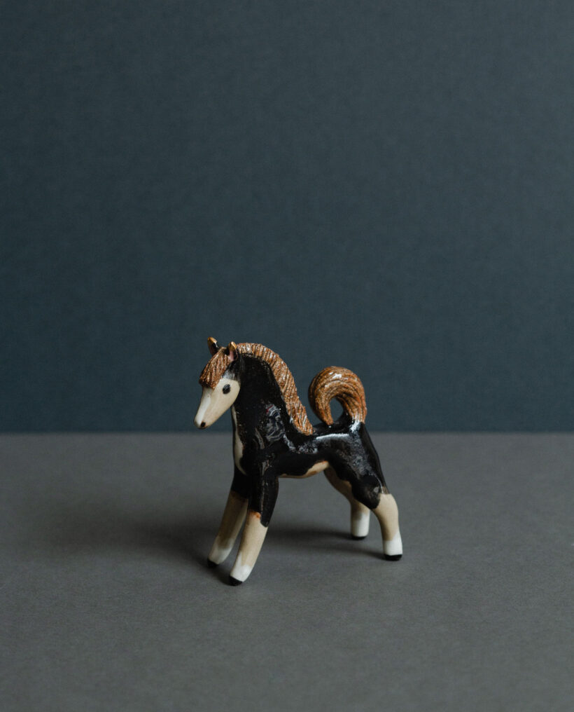 maisamajakka_horse_figurine_ceramic_artwork_collectibledesign_domusprimavera_lokalhelsinki2026-22