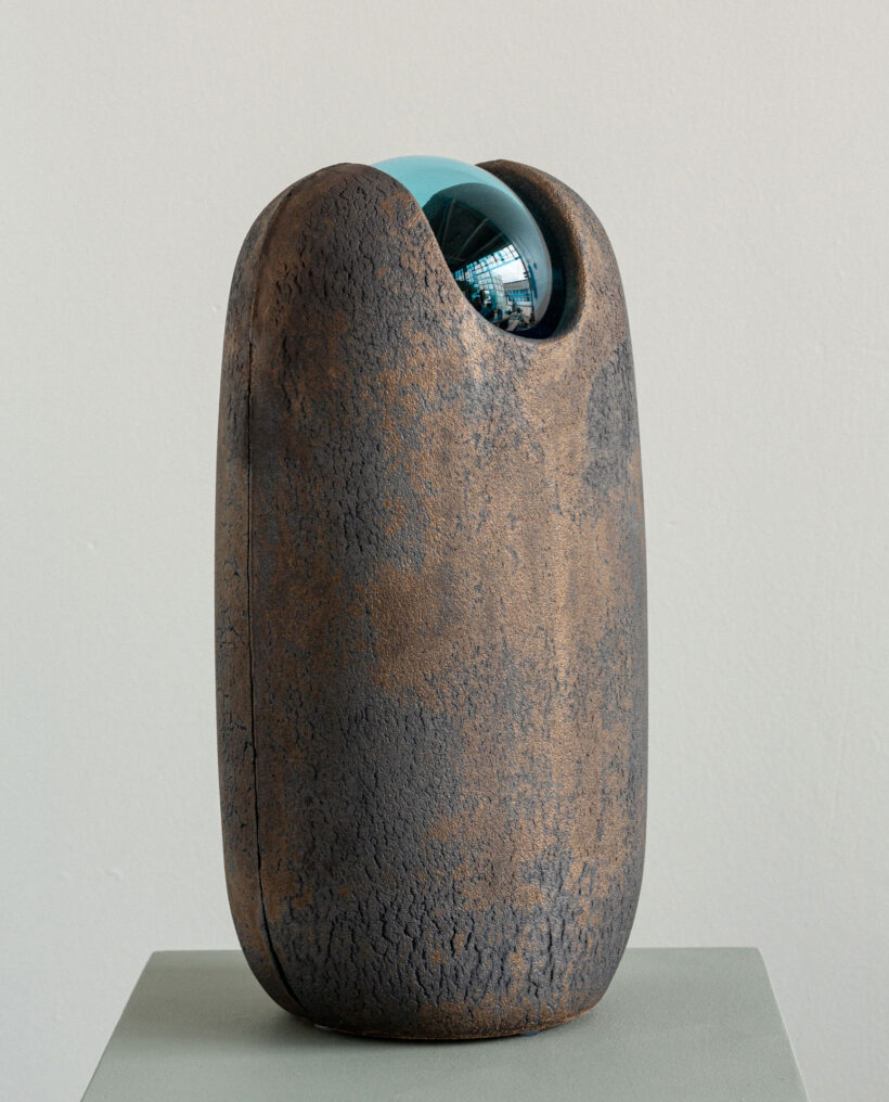 arniaromaa_stoneware_sculpture_artwork_atfirstblush_billnas_lokalhelsinki2026-6
