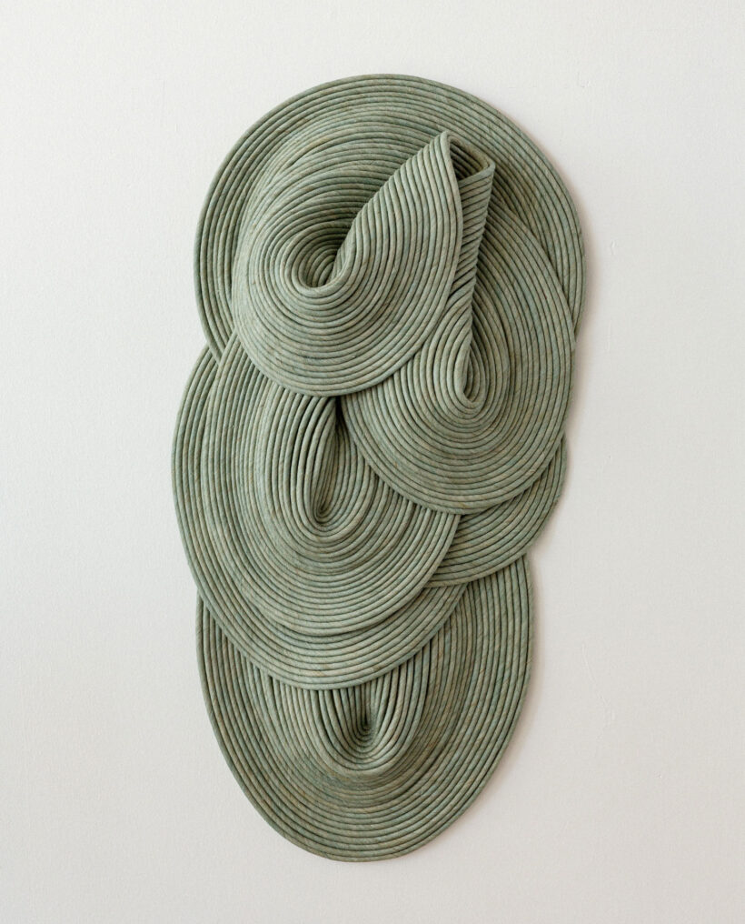 sinivilli_textile_relief_artwork_atfirstblush_billnas_lokalhelsinki2026-3