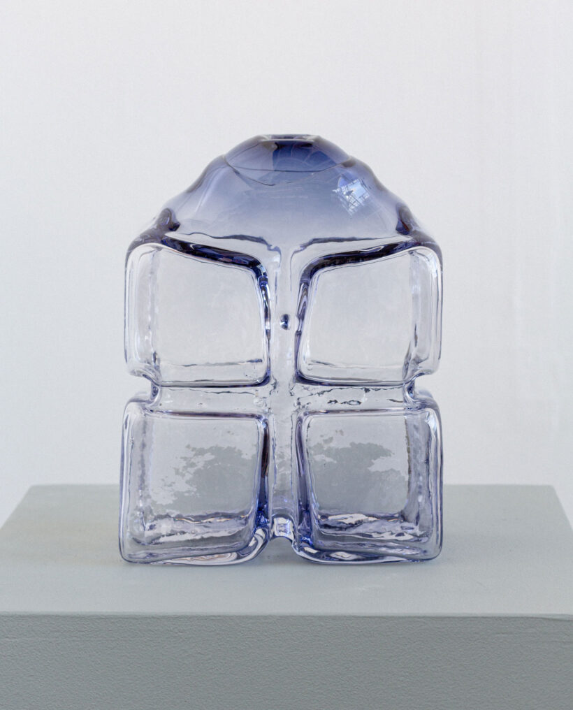 annieckerman_glass_sculpture_artwork_atfirstblush_billnas_lokalhelsinki2026-7
