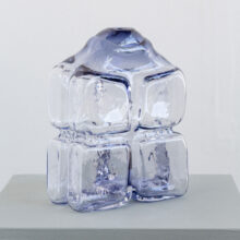 annieckerman_glass_sculpture_artwork_atfirstblush_billnas_lokalhelsinki2026-8