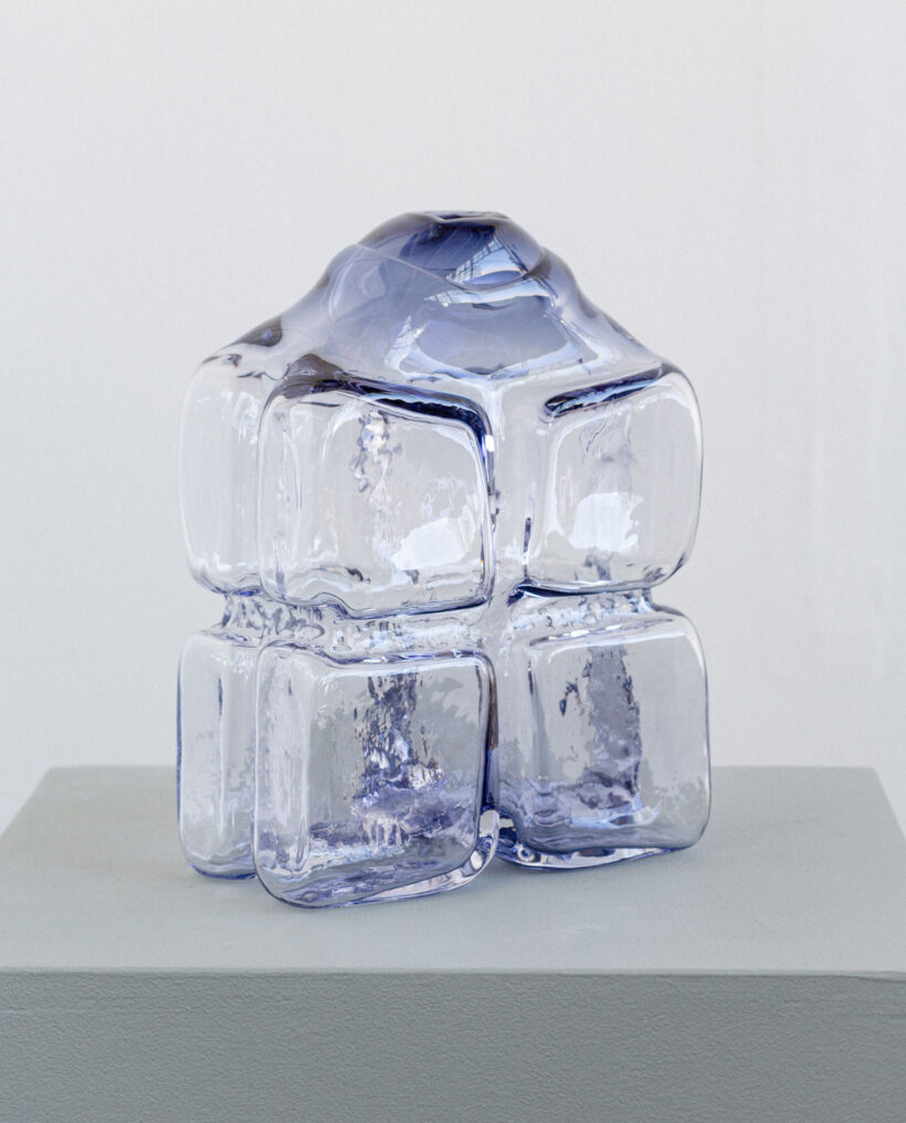 annieckerman_glass_sculpture_artwork_atfirstblush_billnas_lokalhelsinki2026-8